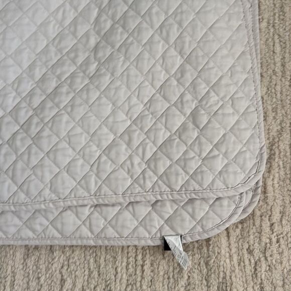 Echo New York Neutral Quilt Queen Light Gray - Picture 11 of 12